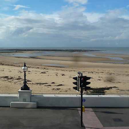 Beachview Guest House Accommodations Margate Extérieur photo