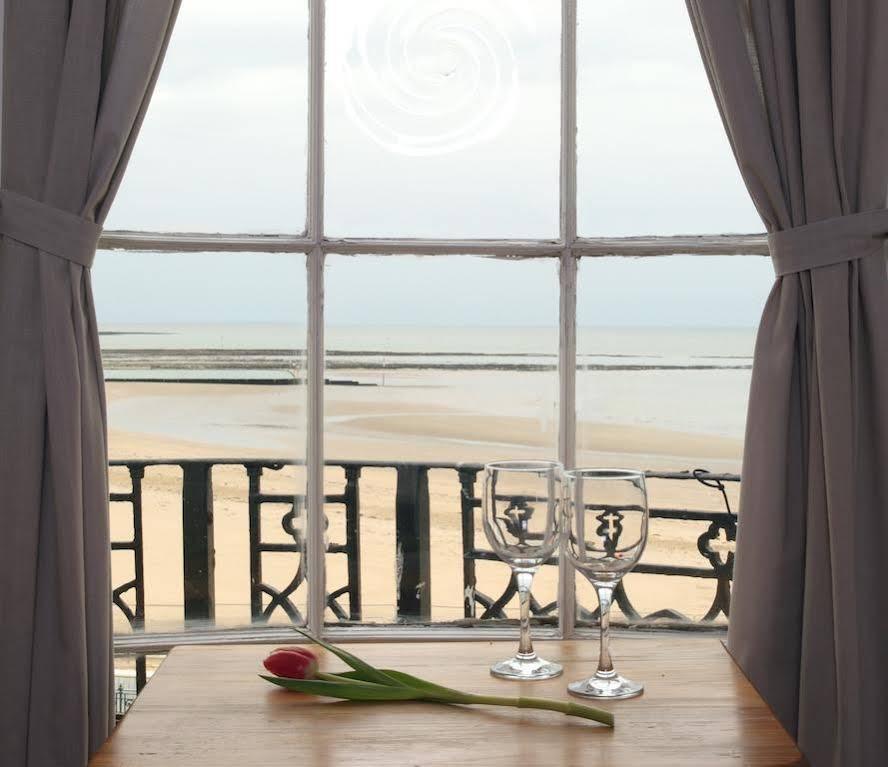 Beachview Guest House Accommodations Margate Extérieur photo