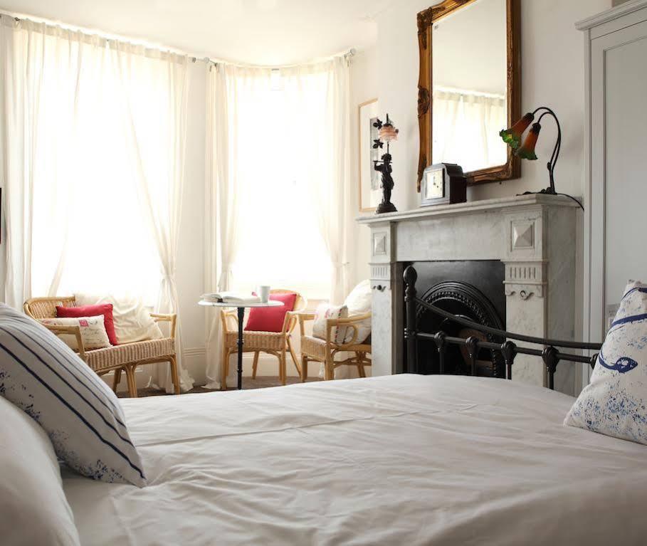 Beachview Guest House Accommodations Margate Extérieur photo